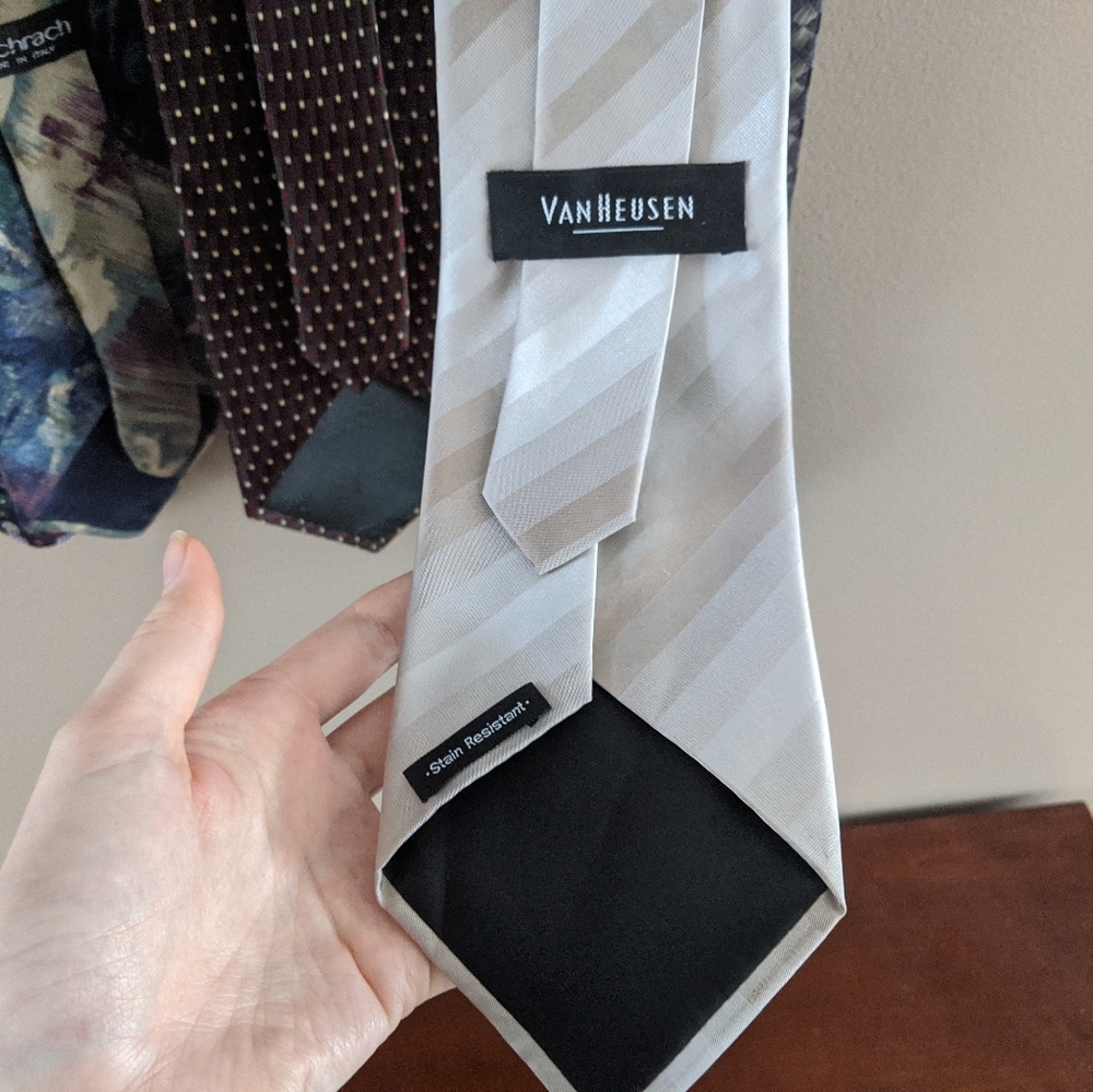 6 tie bundle, Ralph Lauren, Tommy Hilfiger, etc - Picture 10 of 11